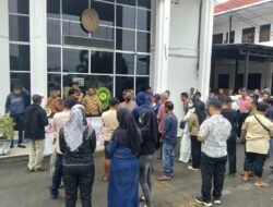 Ratusan Masyarakat Serbu PN Kota Tanjungbalai Tuntut Kades SEI Lunang di Hukum Berat dan Di Copot Jabatannya.