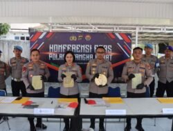 Polres Bangka Barat Gelar Konferensi Pers, Bongkar Modus 15 Balok Timah Disembunyikan di Bawah 10 Ton Tepung